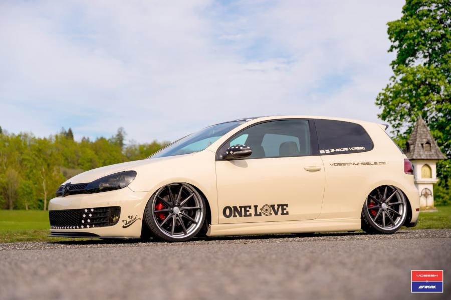  Volkswagen Golf GTi on Vossen Wheels (VWS-1) 2016 года  (фото 8 из 34)